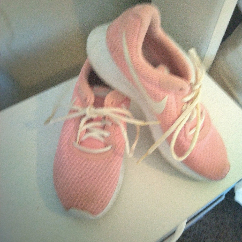 NIKE Women's Soft Pink Sneakers - Picture 2 of 6